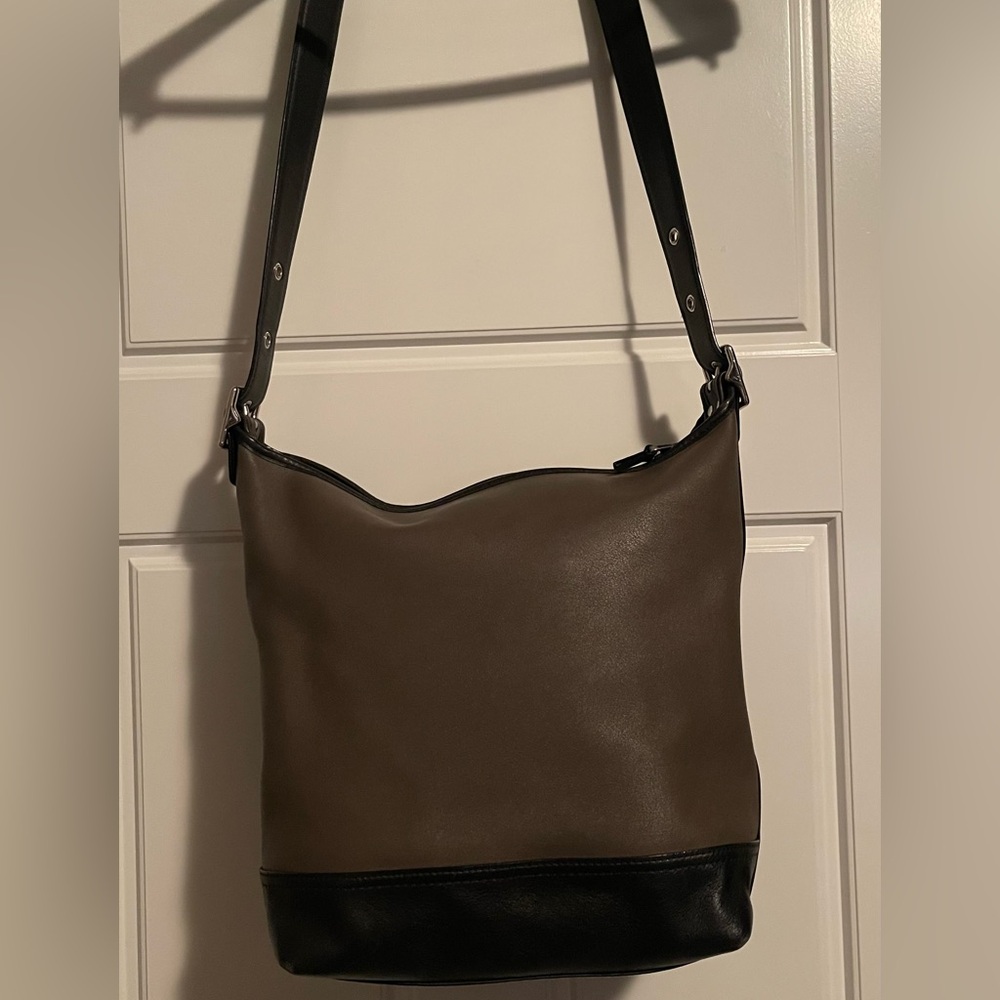 Coach Legacy Leather Bag - Gorgeous Colour Block Design No. E1220-19979 in EUC - Picture 2 of 16